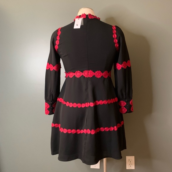 NWT ModCloth Liza Lux Red Appliqué Outlined Long Sleeve A-Line Black Dress 1X - Picture 4 of 14